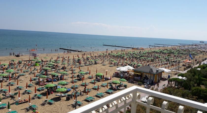 Hotel Bellariva Lido di Jesolo Buitenkant foto